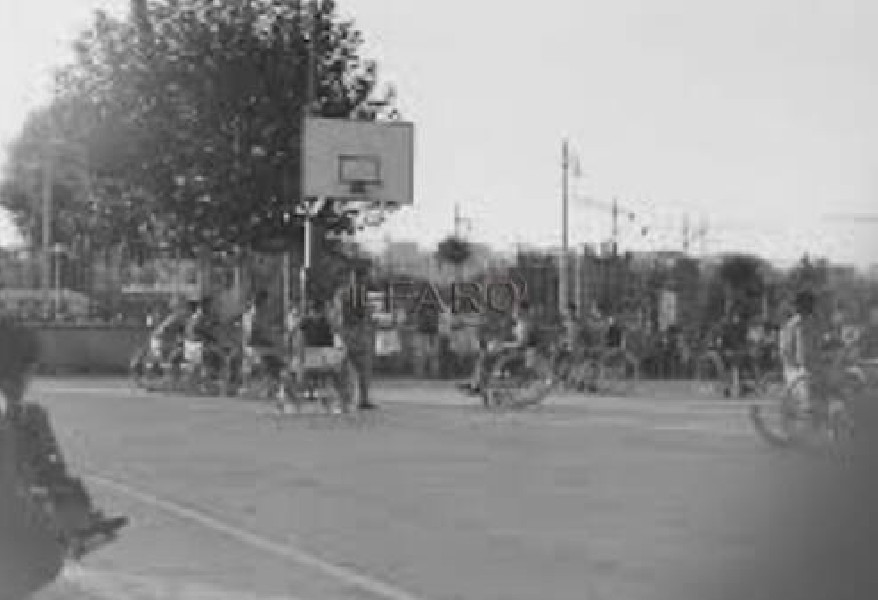 https://www.stellemarinebasket.it/immagini_news/30/ostia-1966-maglio-e-i-ragazzi-del-basket-in-carrozzina-sul-campo-delle-stelle-marine-30-25-600.jpg